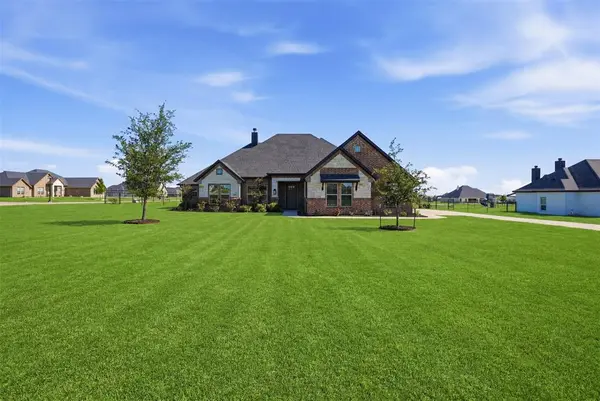 401 Venadito Drive, Godley, TX 76044