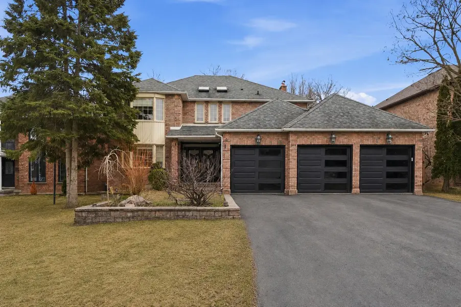 369 Kennedy ST W, Aurora, ON L4G 5M5