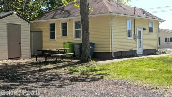3605 Jackson BLVD, White Lake Charter Township, MI 48383