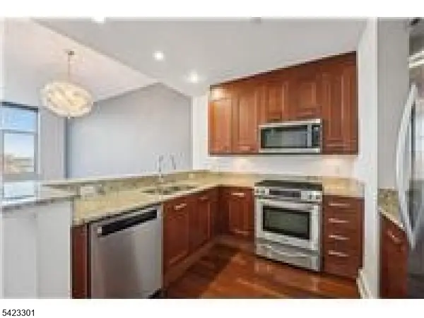 8100 River Rd #209, North Bergen Twp., NJ 07047