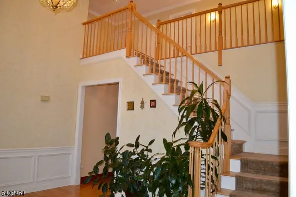 40 Newland Ct, Bridgewater Twp., NJ 08807