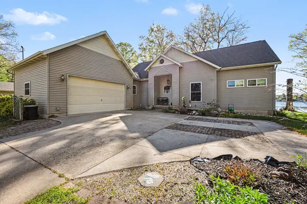 5550 Cozy Point DR, Croton Twp, MI 49337