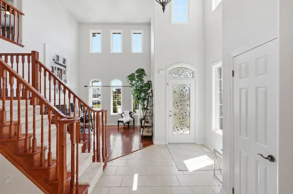 115 Sandringham DR, Barrie, ON L4N 0Y9