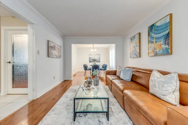 3390 Chartrand CRES, Mississauga, ON L5L 4C4