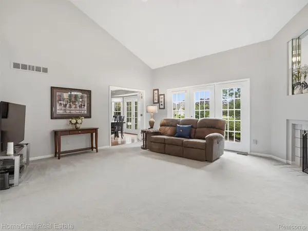 45088 DANBURY RD, Canton Charter Township, MI 48188
