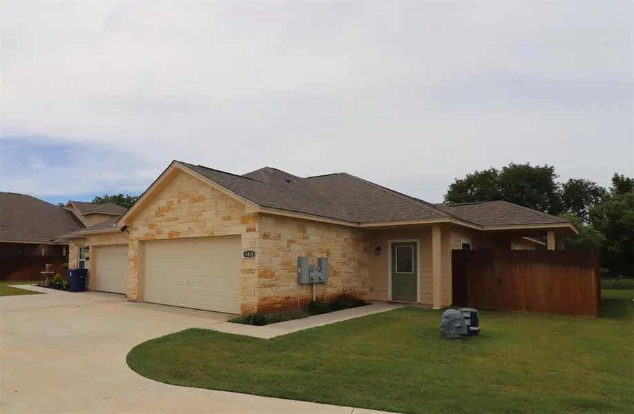 1419 Waterstone Drive, Brownwood, TX 76801