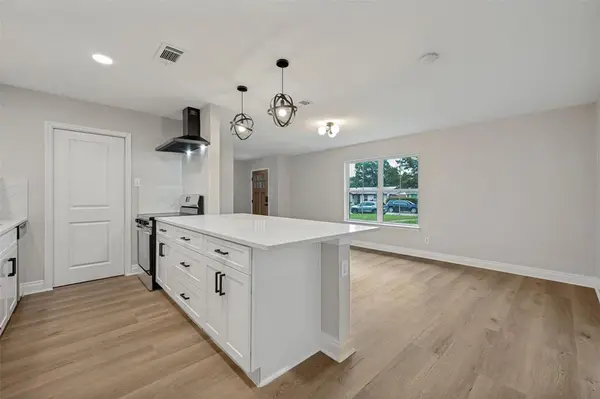 901 Meadow Mead Drive, Allen, TX 75002