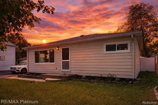 208 Devonshire ST, Ypsilanti Charter Township, MI 48198