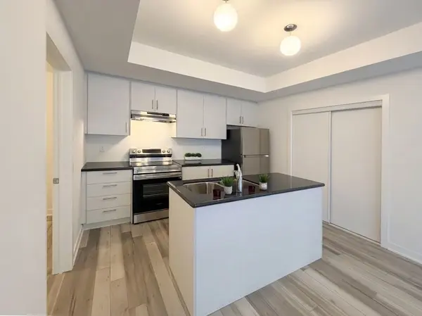 15100 Yonge ST #6B, Aurora, ON L4G 4C8