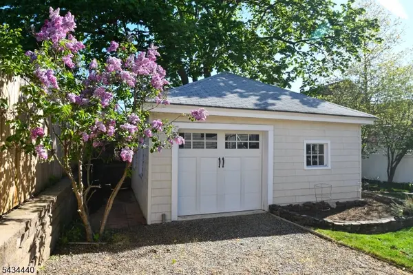 12 Van Dyke Pl, Summit City, NJ 07901