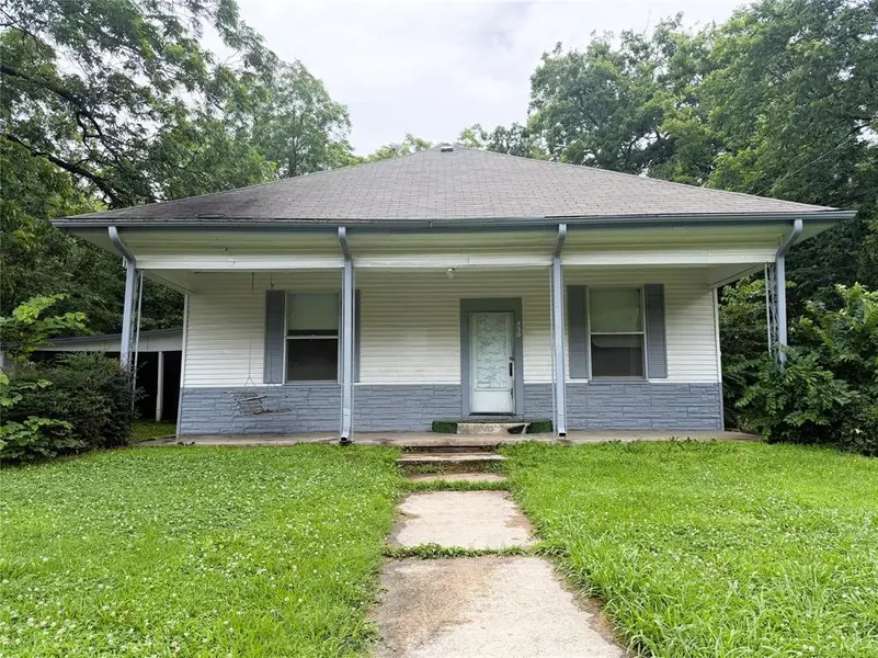 430 Faucett Street, Blossom, TX 75416