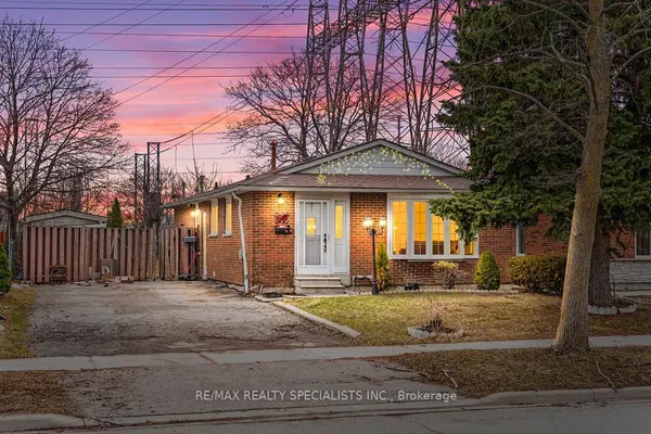 66 Avening DR,  Toronto W10,  ON M9V 1Y1