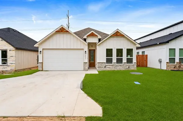 5847 Black Pine Circle, Granbury, TX 76048