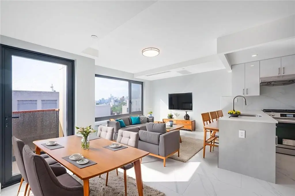 643 5th AVE #2C, Brooklyn, NY 11215