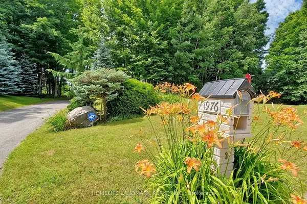 1976 Forest Valley DR, Innisfil, ON L9S 4A5