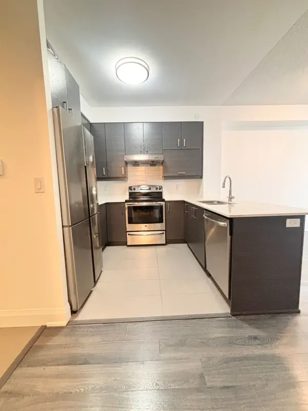 1 Uptown DR #207, Markham, ON L3R 5C1