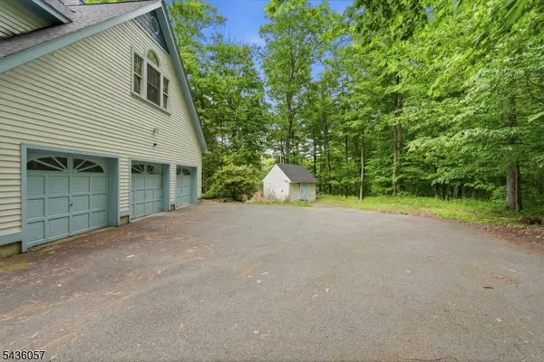 4 Meadow Oak Dr, Frelinghuysen Twp., NJ 07825