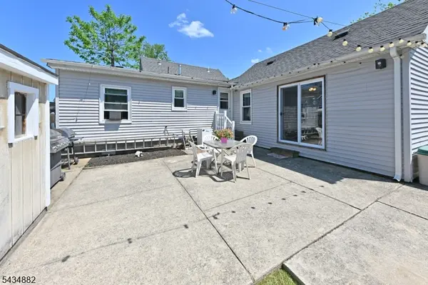 28 Makemoney Ave, Wanaque Boro, NJ 07420