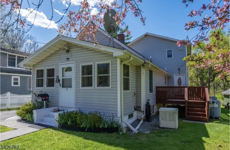 53 Susquehanna St, Franklin Boro, NJ 07416