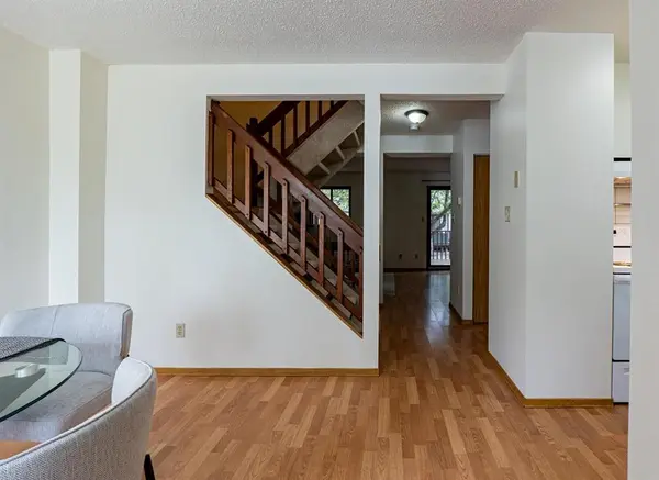 543 St Anne's RD, Winnipeg, MB R2M 5M1