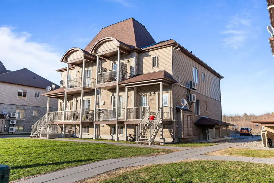 185 Bourdeau BLVD #3, The Nation, ON K0A 2M0