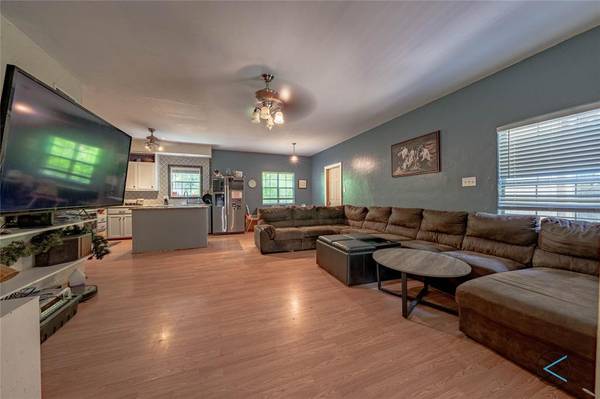 114 Lakeway Lane, Gun Barrel City, TX 75156