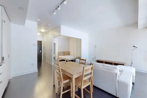 955 Bay ST #404, Toronto C01, ON M5S 0C6