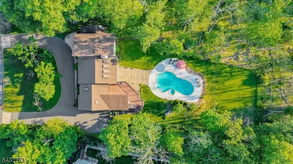 17 Nottingham Way, Warren Twp., NJ 07059