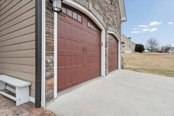 1111 Lejack CIR, Forest, VA 24551