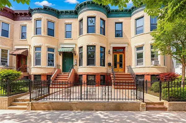 571 Bay Ridge Pkwy, Brooklyn, NY 11209