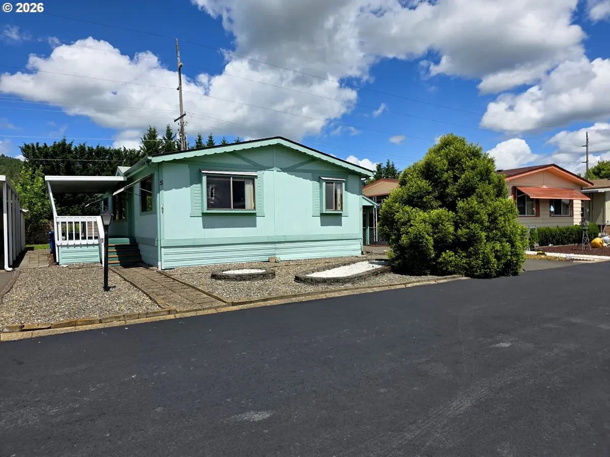 1200 E CENTRAL AVE #5, Sutherlin, OR 97479