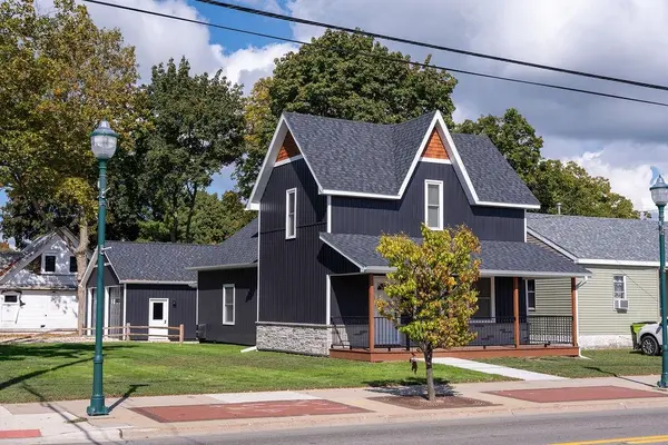 216 W Fifth ST, Clare, MI 48617