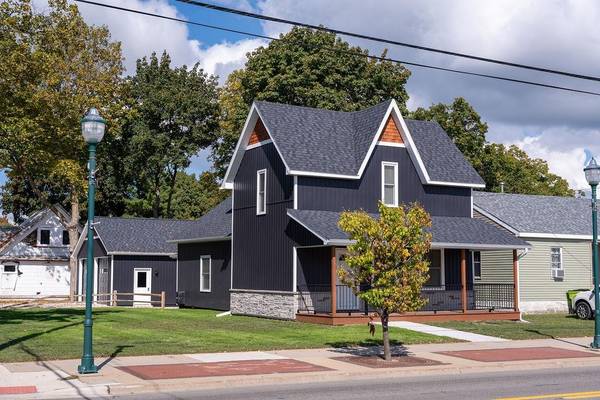 216 W Fifth ST, Clare, MI 48617