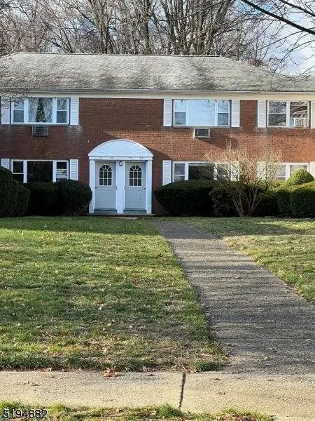 17 Manchester Ct, Wayne Twp., NJ 07470