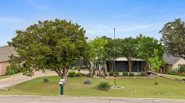 5007 Comanche Drive, Granbury, TX 76049