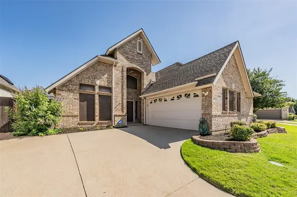 203 Arbor Park Drive, Euless, TX 76039