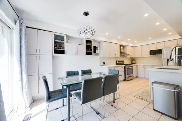 59 Banbrooke CRES, Newmarket, ON L3X 2W9