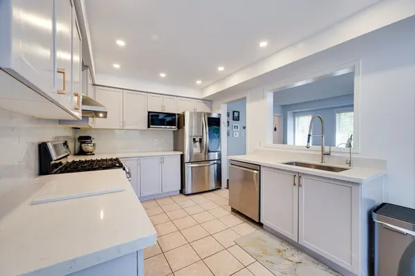 59 Banbrooke CRES, Newmarket, ON L3X 2W9