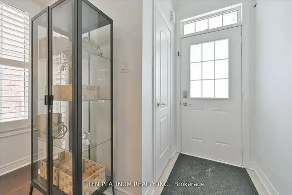 29 Brown LN, Whitchurch-stouffville, ON L4A 0V1
