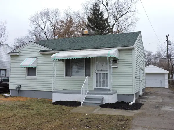 27045 Yale ST, Inkster City, MI 48141