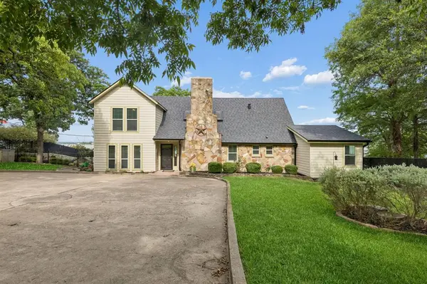 12310 Lake Forest Drive, Azle, TX 76020