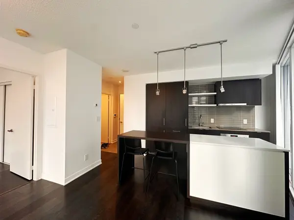 88 Harbour ST #3902, Toronto C01, ON M5J 0C3