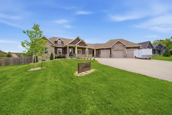 2232 Elana DR, Severn, ON L3V 7J6