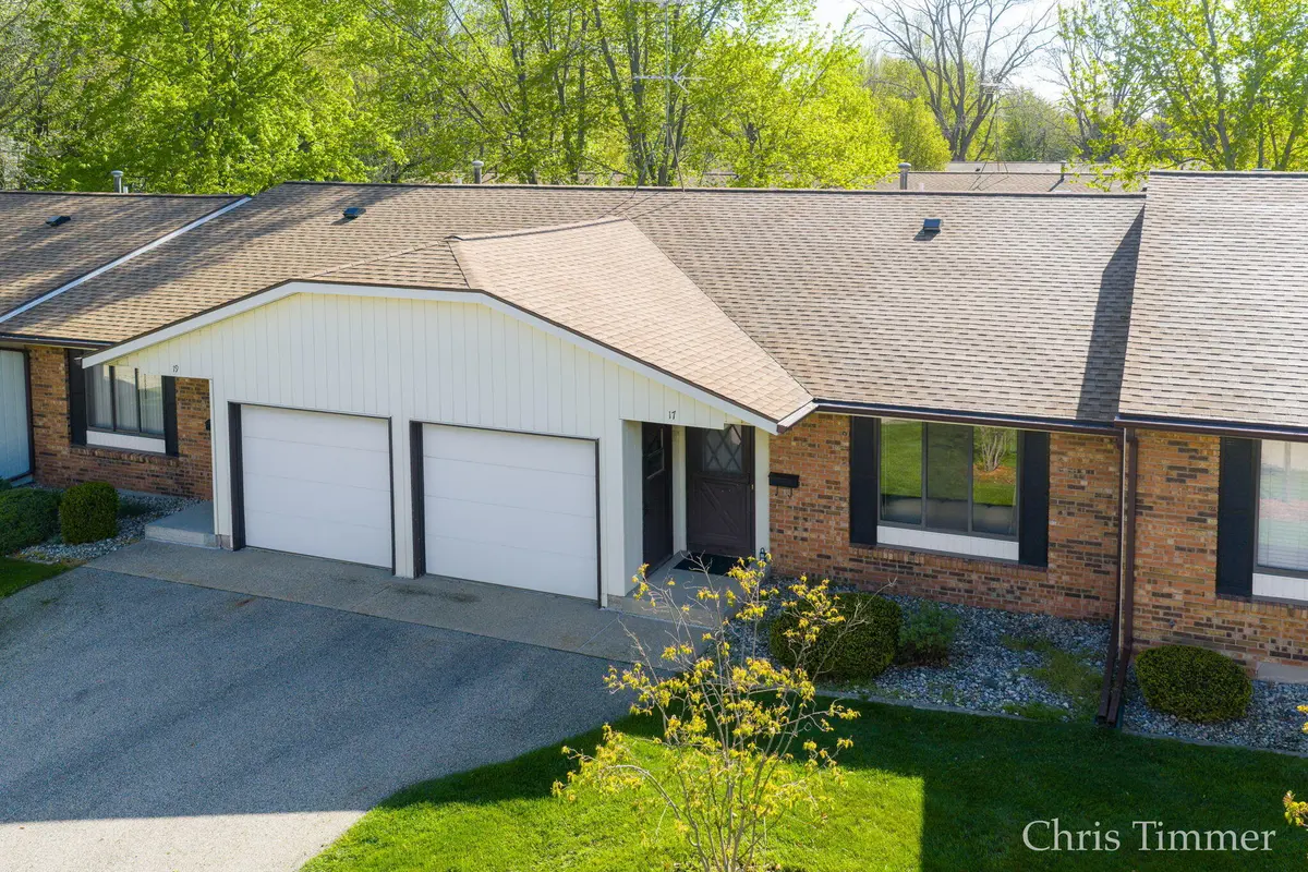 75 Old Mill DR #17, Holland City, MI 49423