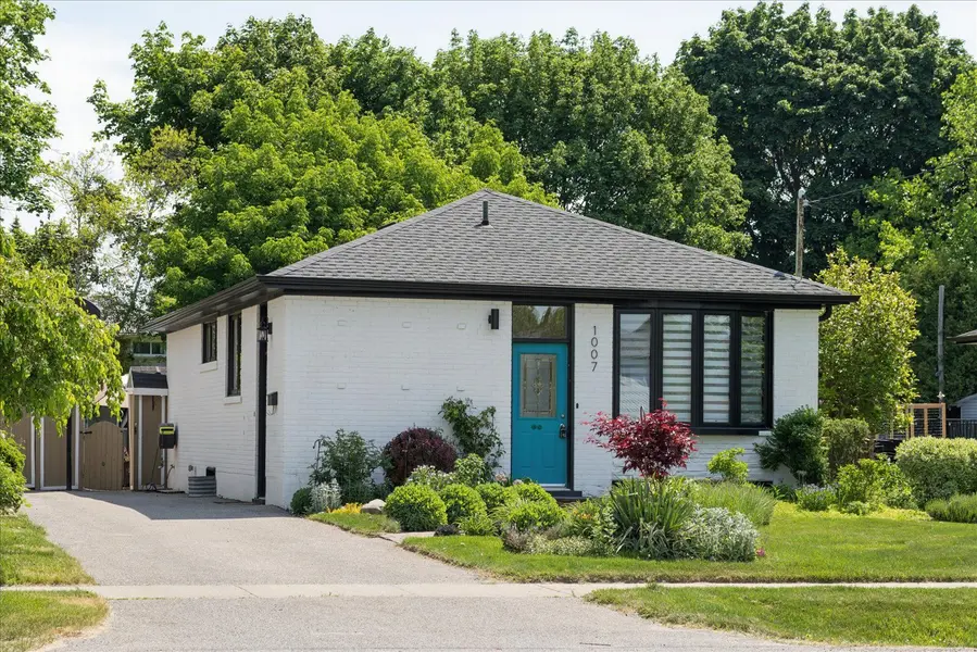 1007 Walton BLVD, Whitby, ON L1N 3G8