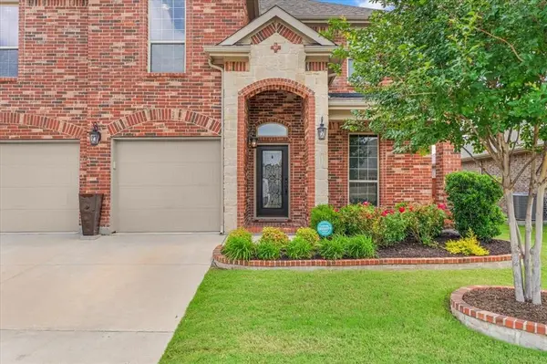 8912 Jewel Flower Drive, Fort Worth, TX 76131