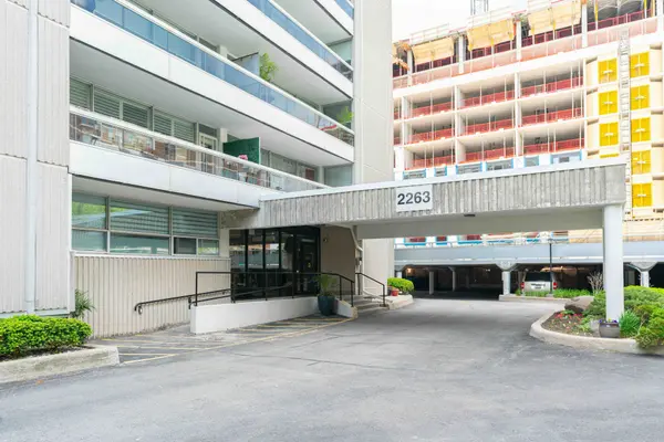 2263 Marine DR #503, Oakville, ON L6L 5K1