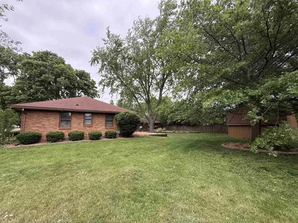 1048 Warren Street, Henry, IL 61537