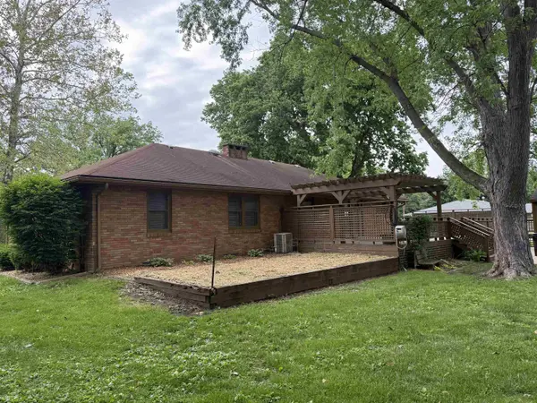 1048 Warren Street, Henry, IL 61537