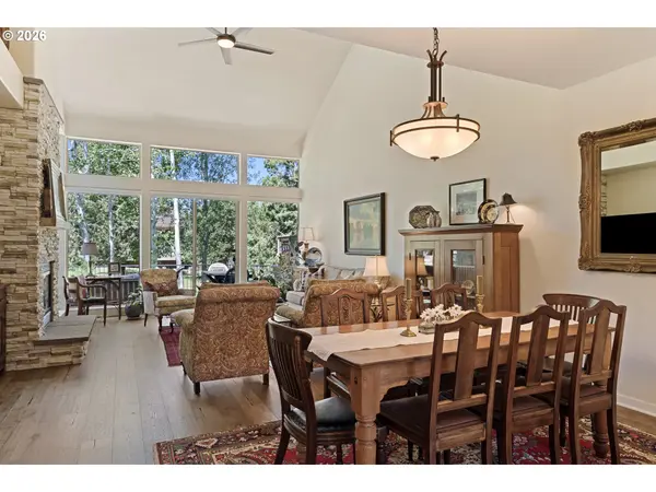 1302 HIGHLAND VIEW LOOP, Redmond, OR 97756